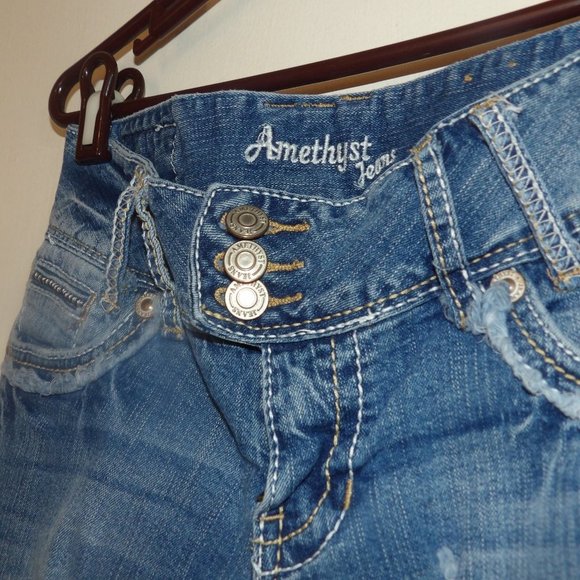 Amethyst Low Rise Distressed Straight Leg Crop Jeans Sz 3 - Picture 3 of 10